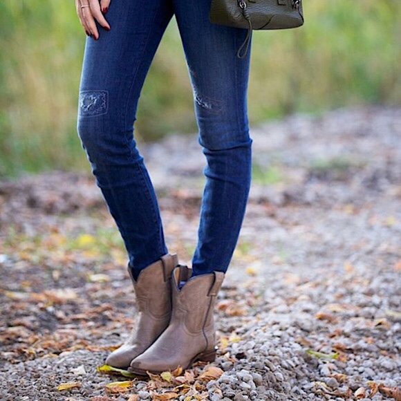 Frye Billy Short Pull On Grey/Tan Smoke Leather Embroider Cowboy Short AnkleBoot - Picture 7 of 16